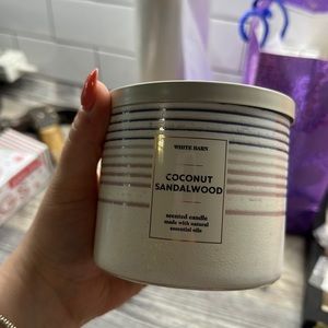 White Barn Bath & Body Works Coconut Sandalwood BRAND NEW Candle